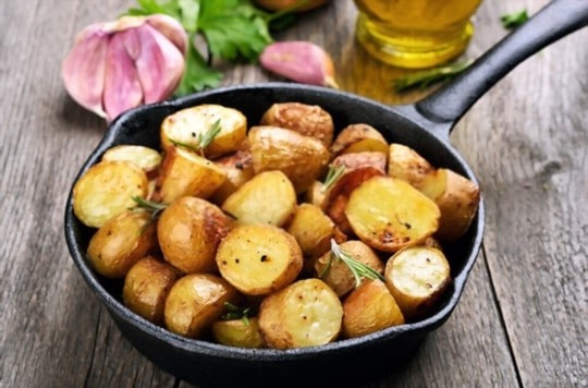 crispy garlic potatoes