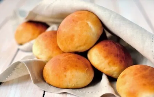 dinner rolls