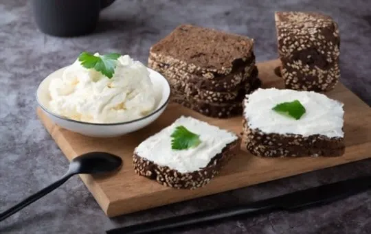 rye bread and cheese