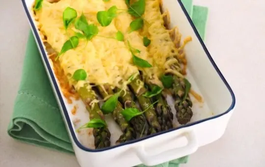 cheesy baked asparagus