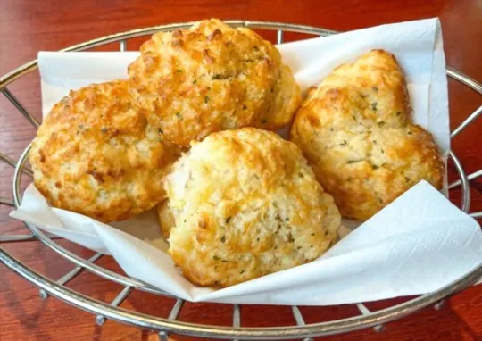 cheesy biscuits