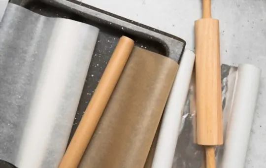 cooking pan and parchment paper