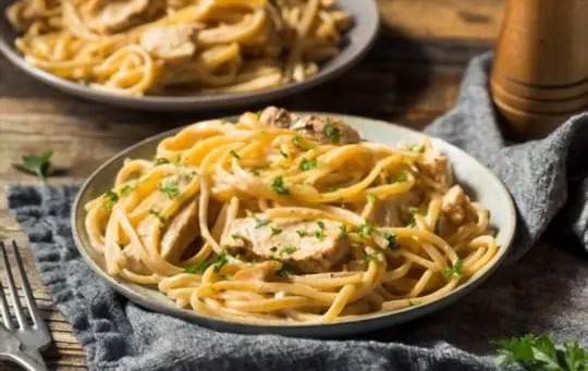 fettuccine alfredo pasta