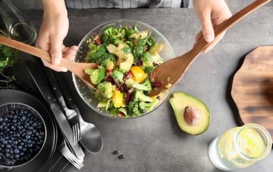 lemon poppyseed and broccoli salad