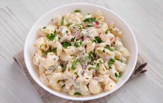 onion tomato and macaroni salad