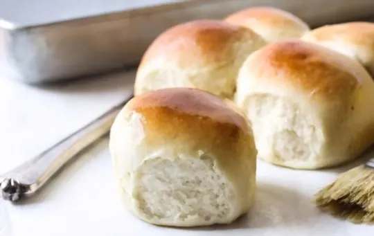 why consider serving side dishes with dinner rolls