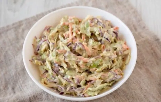 creamy coleslaw with vinegar