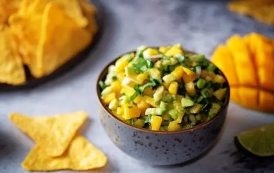 fresh mango guacamole