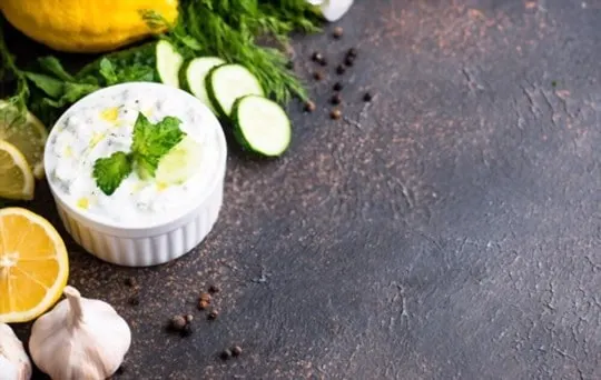 garlic yogurt sauce