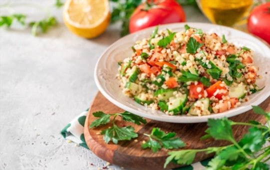 mixed green salad with lemon juice