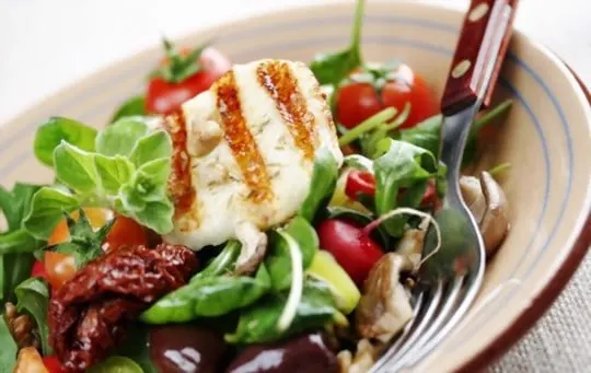 spinach and sundried tomato salad