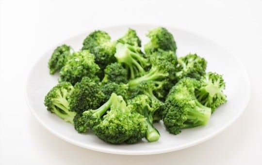 steamed broccoli