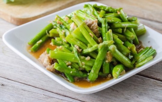 stirfried asparagus in sesame oil