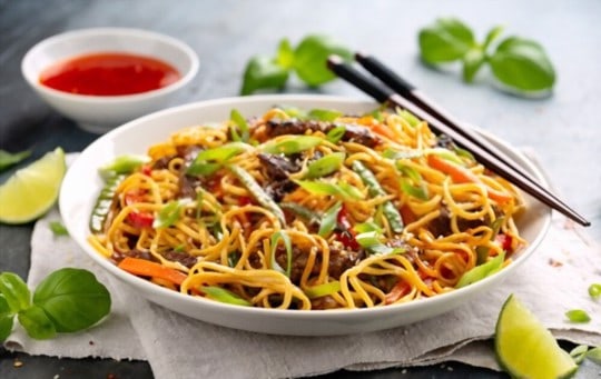 stirfried noodles with veggies