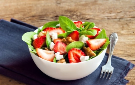 strawberry spinach salad