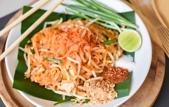 thai style fried peanuts