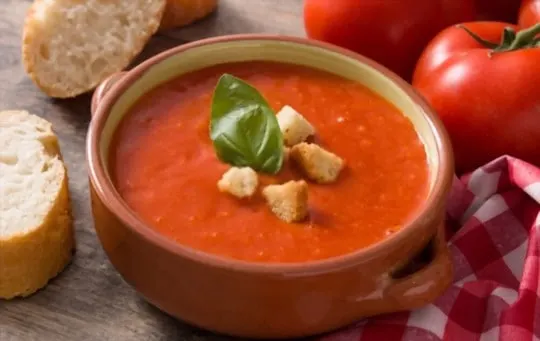 tomato soup with veggies