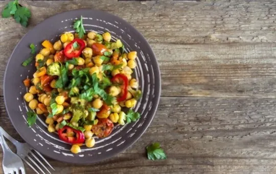 carrot and chickpea salad