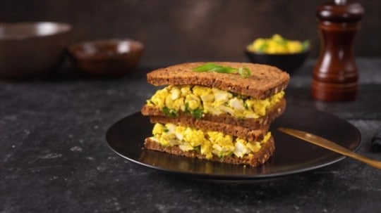 egg salad sandwich