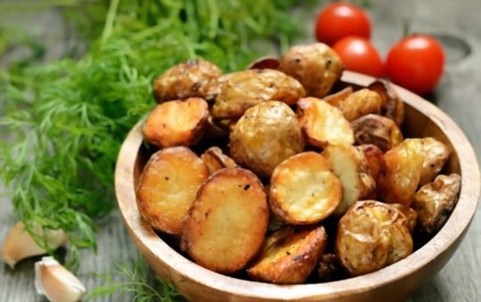 garlicky baked potatoes