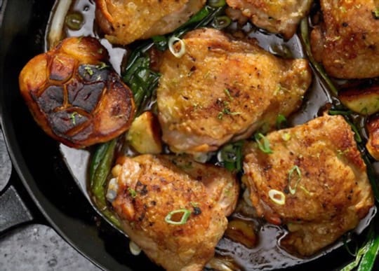 garlicky chicken thighs