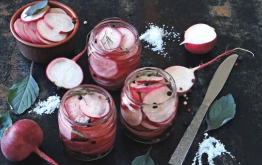 tangy pickled radishes