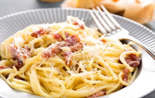 what does carbonara taste like