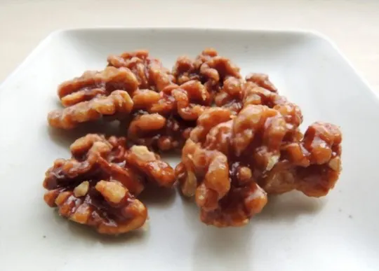 candied walnut