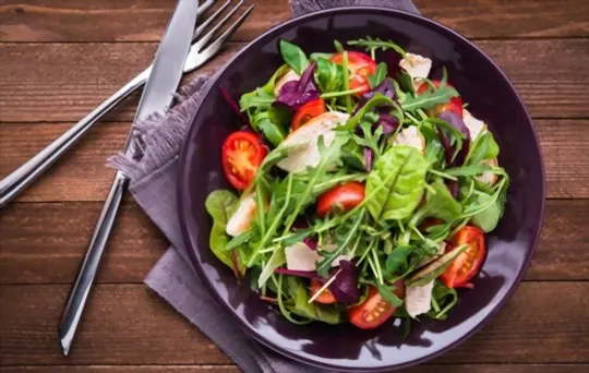 green salad with lemon vinaigrette