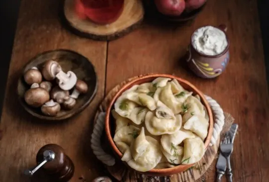 mushroom dumplings with sesame sauce