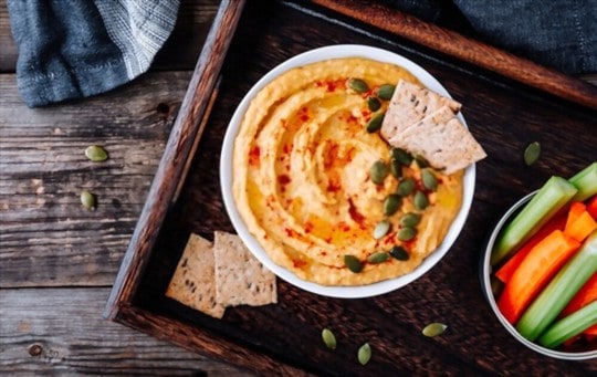 chips and carrots with hummus