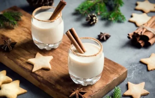 how to serve eggnog