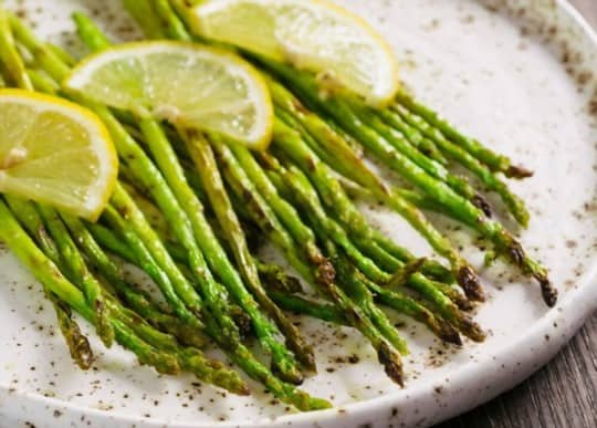 roasted asparagus with lemon