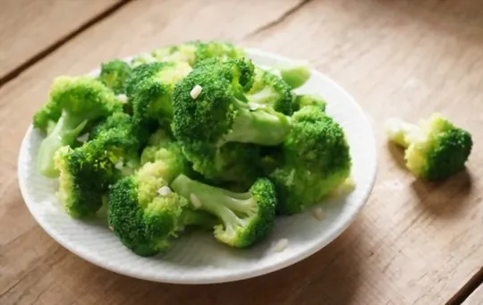 steamed lemon and garlic broccoli