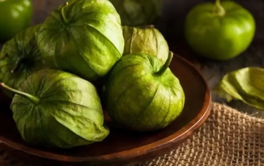 what do tomatillos taste like