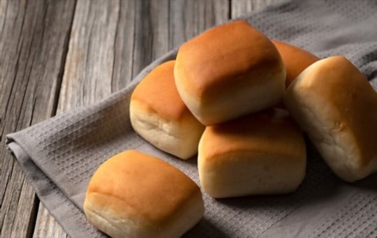 dinner rolls