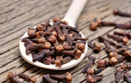 how to prepare and cook with cloves