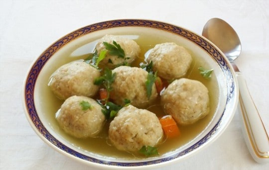 how to prepare and eat matzo balls