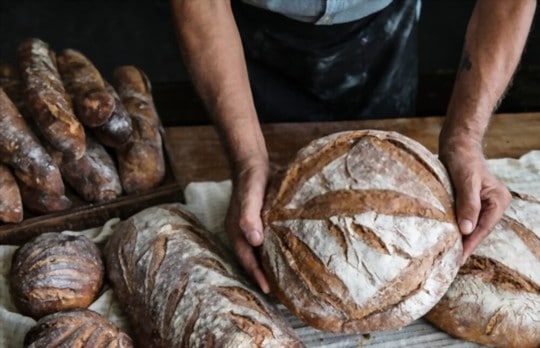 what does sourdough bread taste like