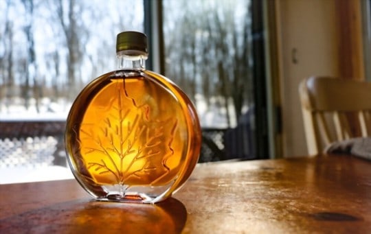 5 BEST Substitutes for Corn Syrup in Caramel