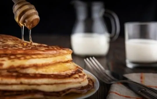 5 BEST Substitutes for Corn Syrup in Caramel